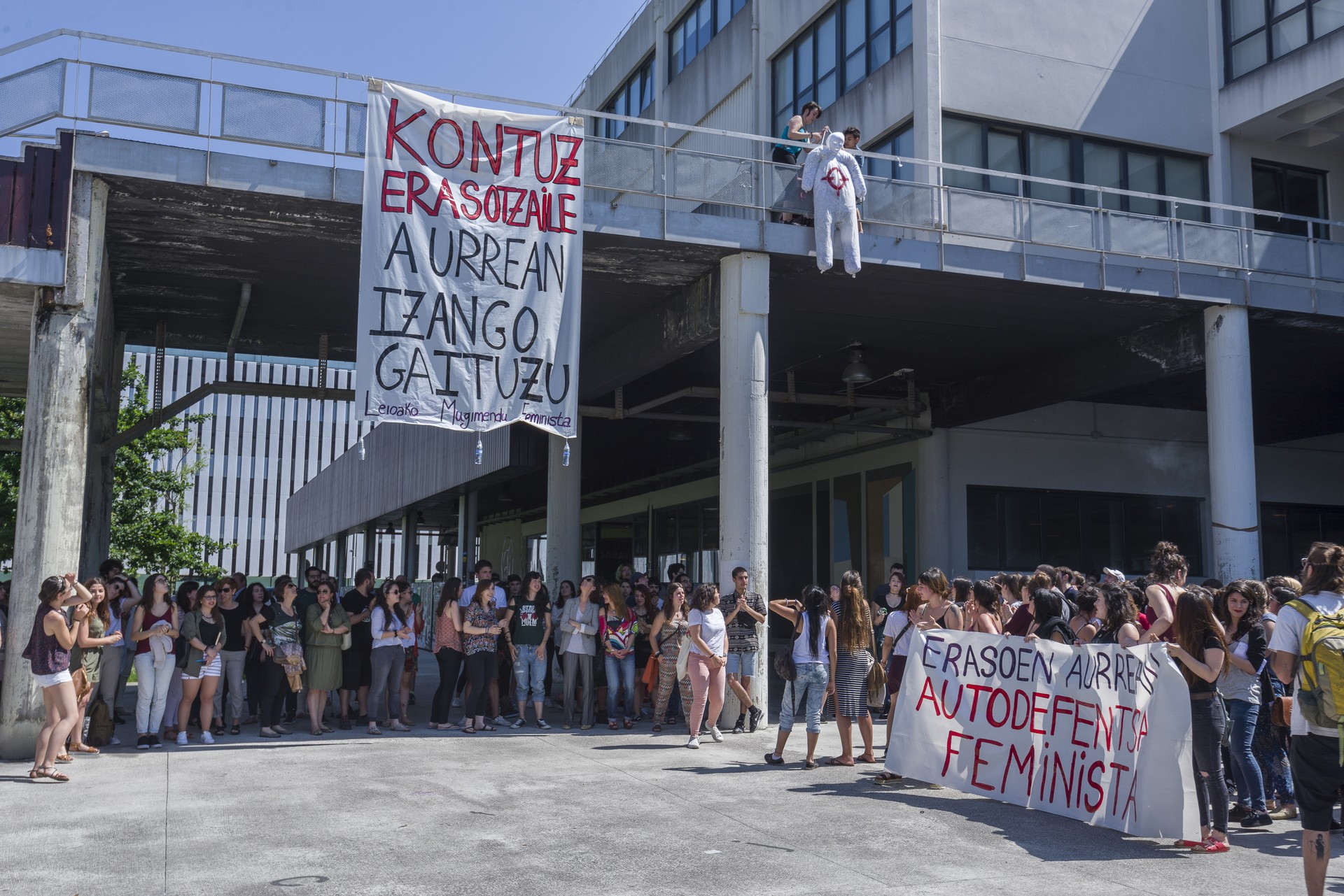 Campusera sartzea debekatu diote ustezko erasotzaileari