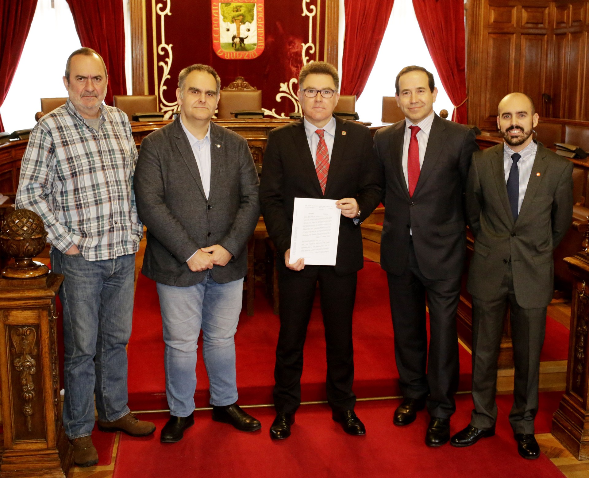 Udal Araudi Organikoa aldatzeko akordioa egin du Udal Gobernuak PP eta Ciudadanosegaz