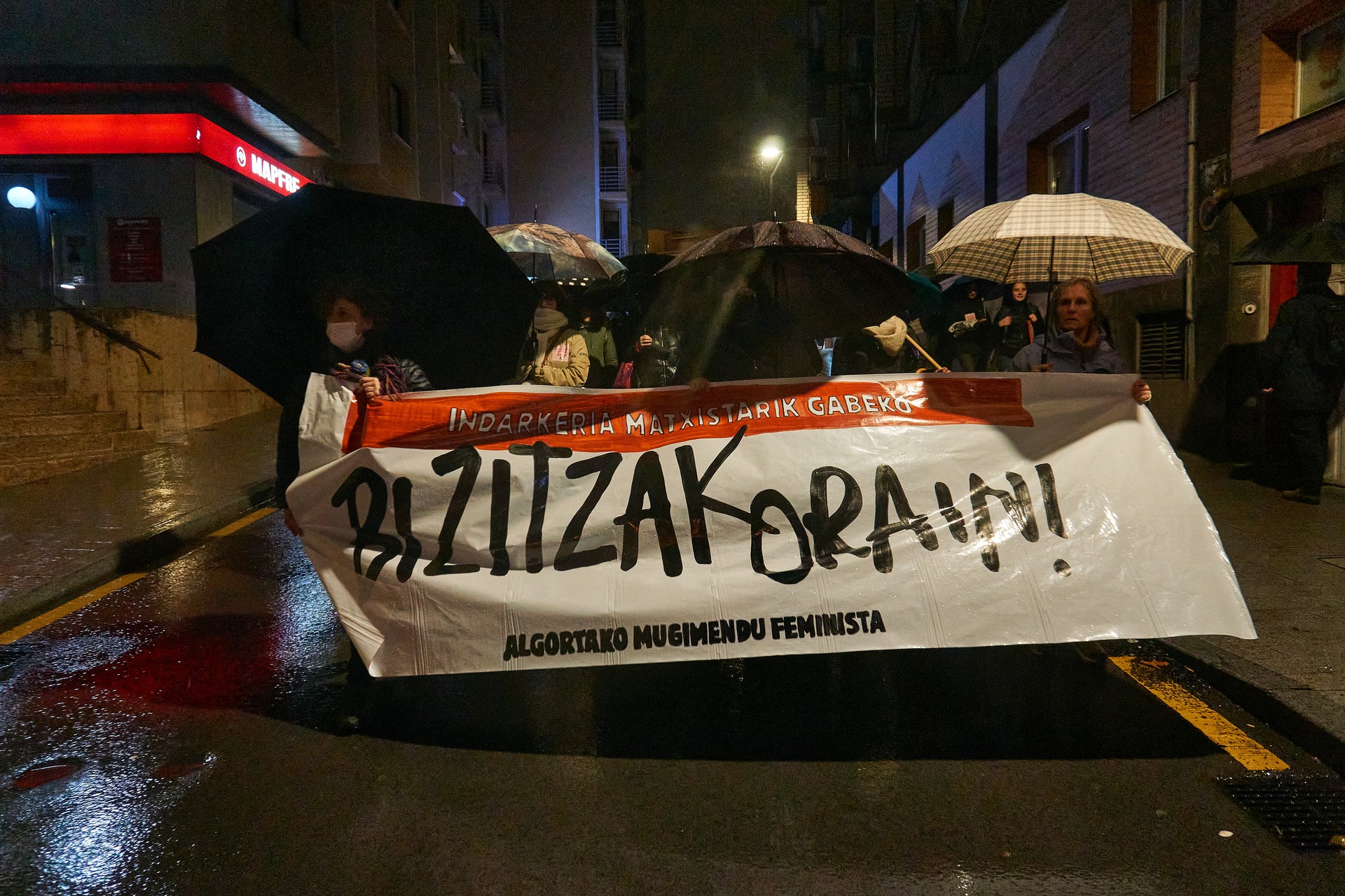 Algortako mugimendu feminista: "Indarkeria matxista oso bizirik eta sendo dago gure artean"