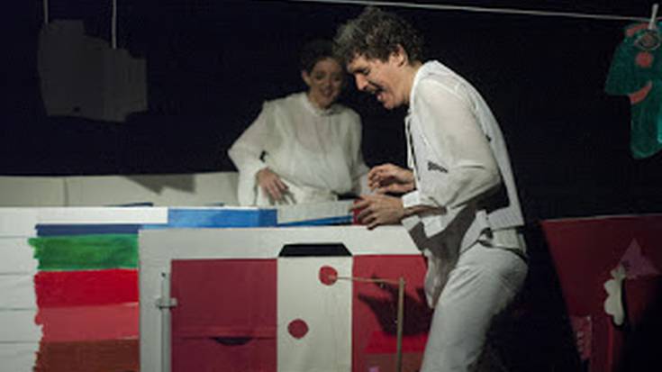 "Kolorez kolore" antzezlana, Astrabuduan