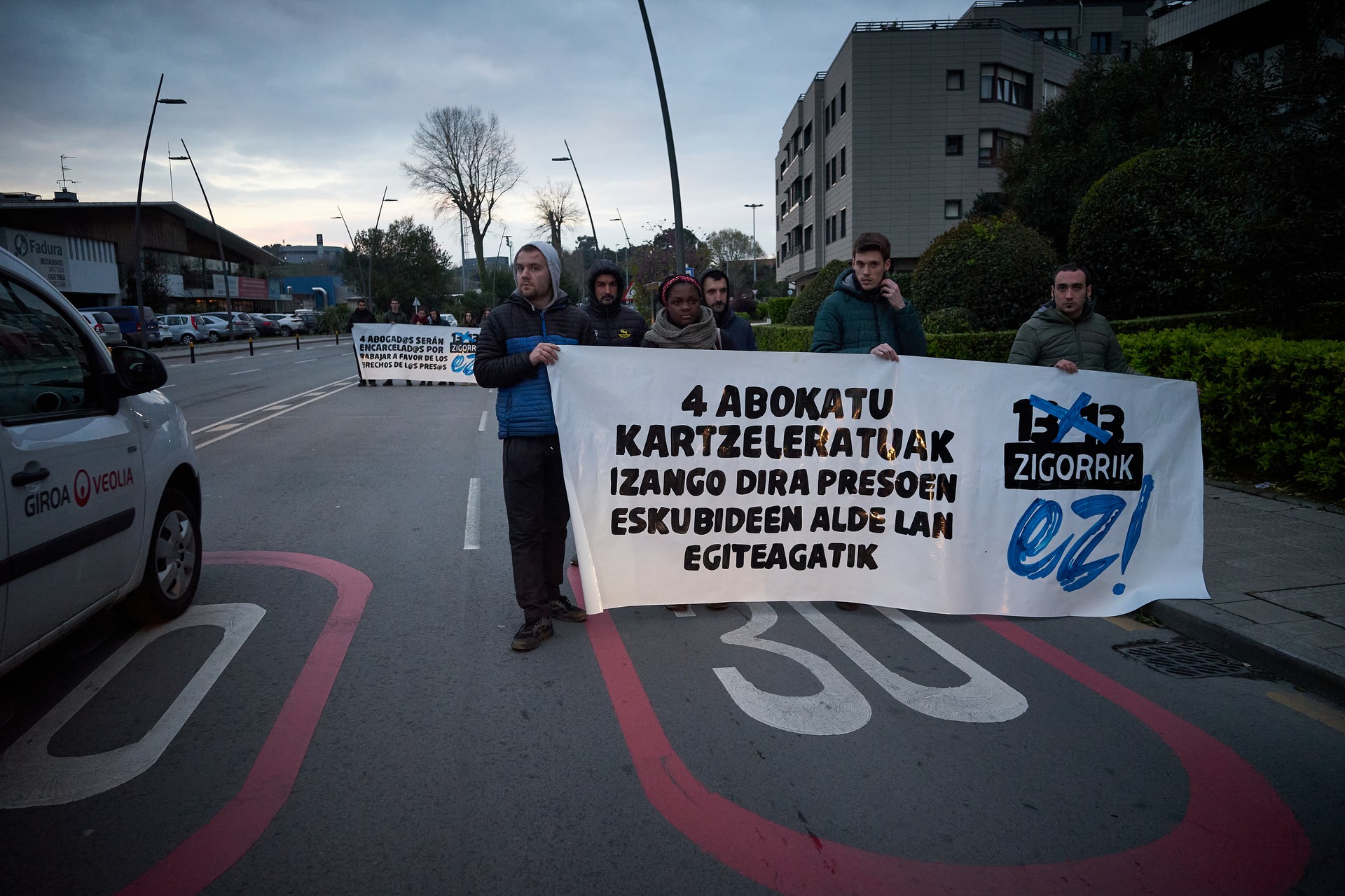 13/13ko sententzia "injustizia" bat dela salatu dute egunotan Uribe Kostan
