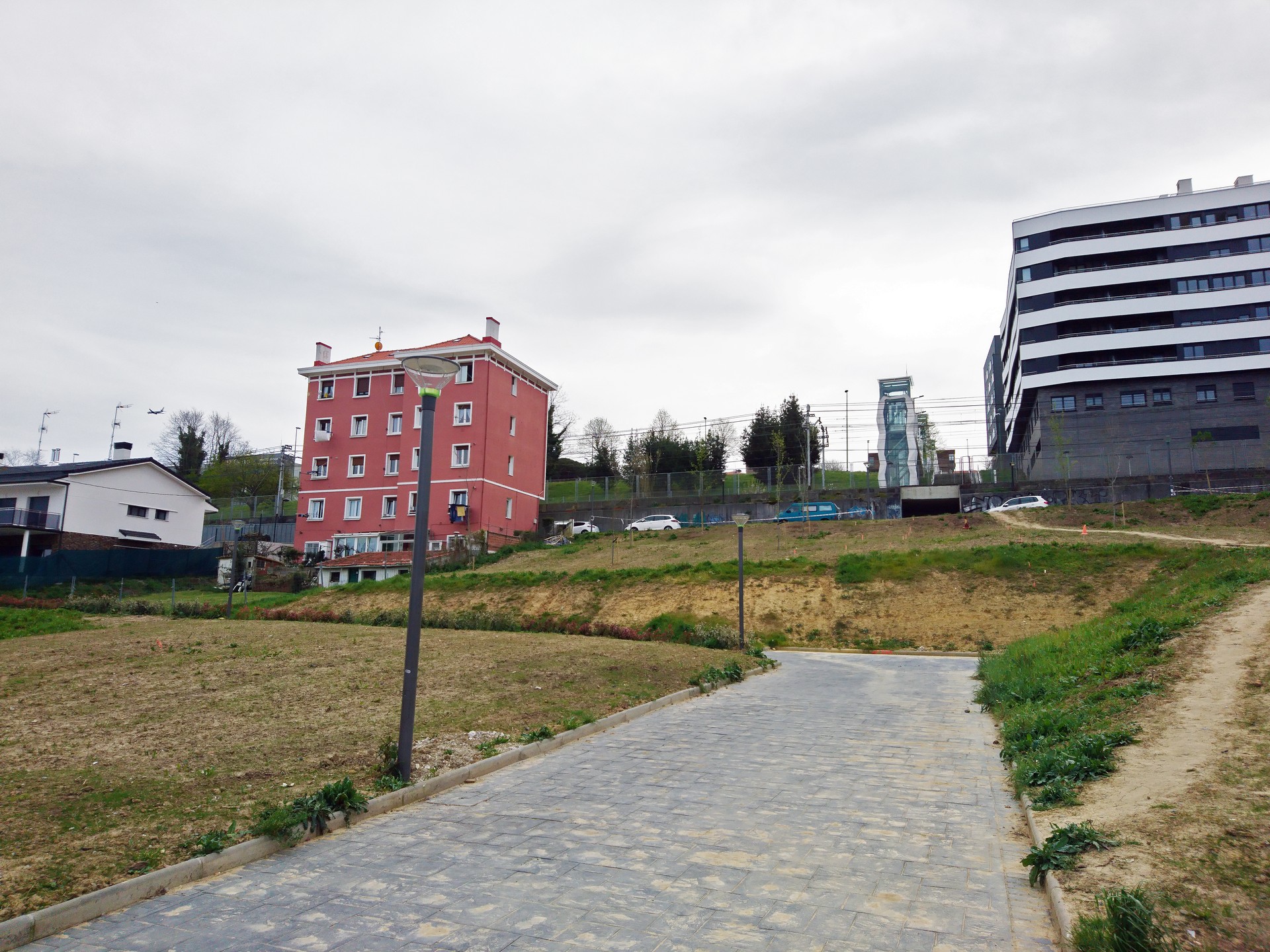 Igogailu berria ipiniko dute Algortako Arene eta Areneondo kaleak lotzeko