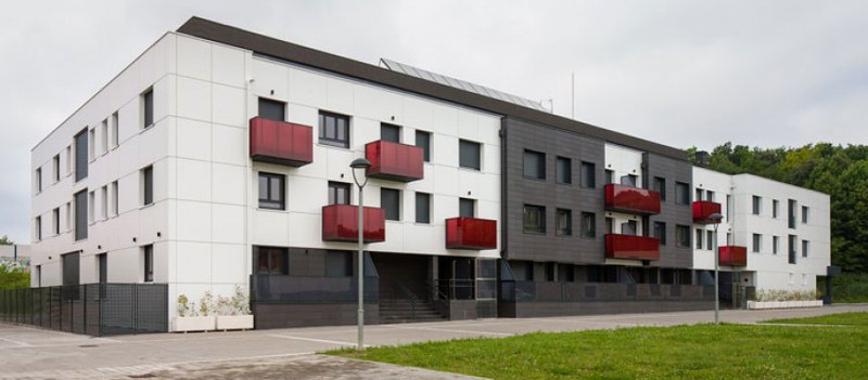 Akatsak zuzentzeko epean daude Telleriako etxebizitzen eskatzaileak