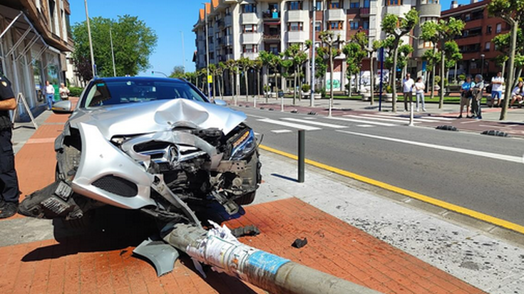 Zauriturik gabeko auto istripua jazo da Sopelan