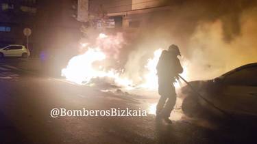 Gizon bat atxilotu dute Barakaldon abuztuan Getxon zortzi auto kaltetu dituen sei sute eragitea egotzita