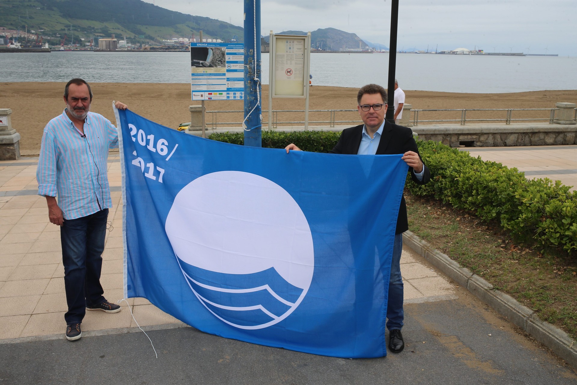 Arrigunaga eta Ereaga, Bandera Urdina jantziko duten Bizkaiko hondartza bakarrak