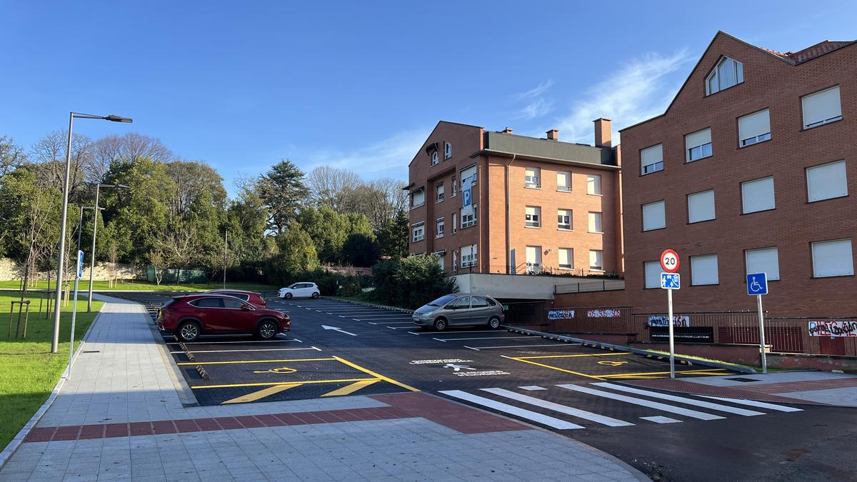 Lantzarteko aparkalekua inauguratu dute