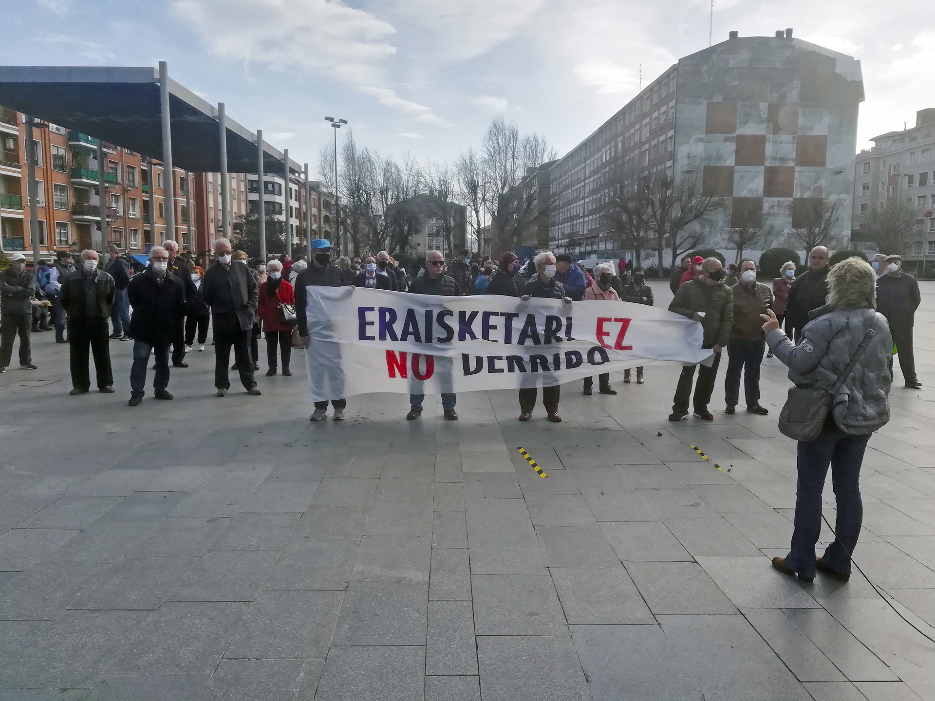 Lope de Vega kaleko 12 zenbakiko eraikinen etorkizunari buruzko herri-galdeketa egingo du Eraisketari Ez - Romo plataformak