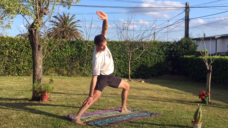 Gorputzaren elastikotasuna lantzeko yoga-stretching saioa