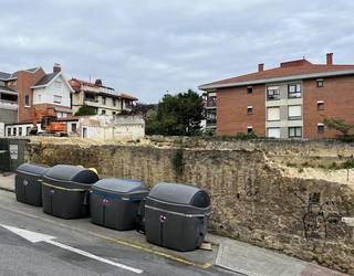 Ertzaintzak Getxoko Udala miatu du Irurak Bat jauregiaren eraisketaren harira