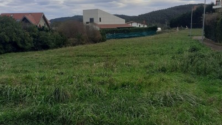 Artepetako udal partzela bi salmentan jarri ditu Udalak