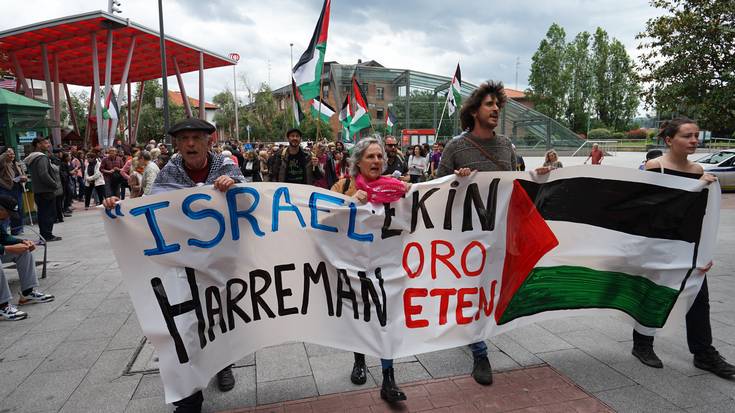 Euskal erakundeek Israelekiko duten konplizitatea salatu du Khalas! Palestina taldeak