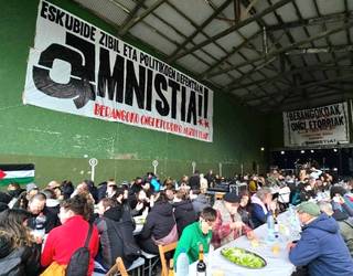 Ehunka lagun batu dira Urdulizen Berangoko 16 auzipetuei babesa adierazteko