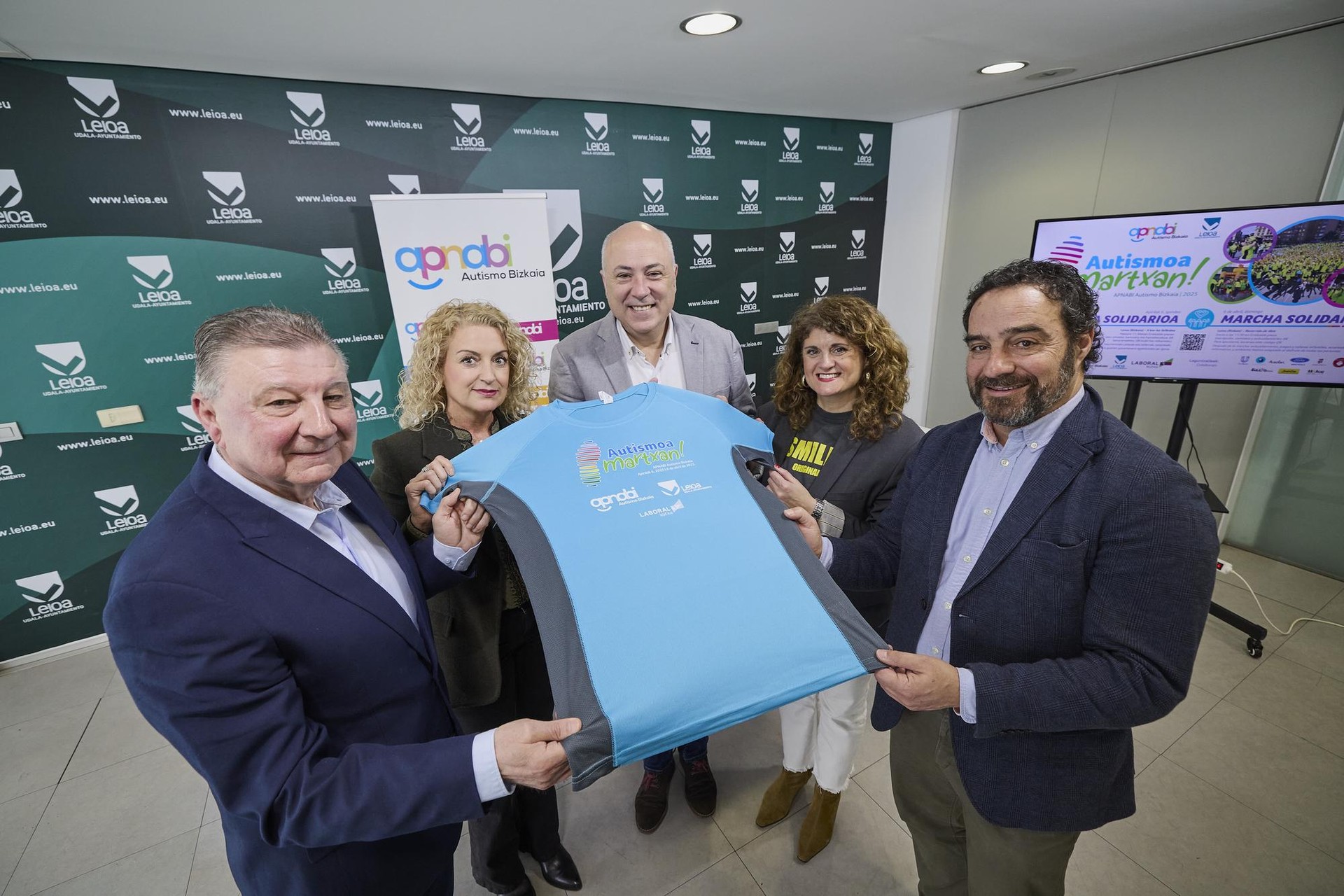 APNABIk 1.000 pertsona baino gehiago batu gura ditu Leioan, Autismoaren Munduko Eguneko martxan