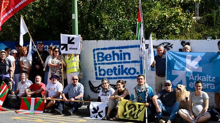 Erregimen itxian dauden euskal presoei lege arrunta aplikatu eta etxerako bidea egin dezaten aldarrikatu dute Berangon eta Getxon