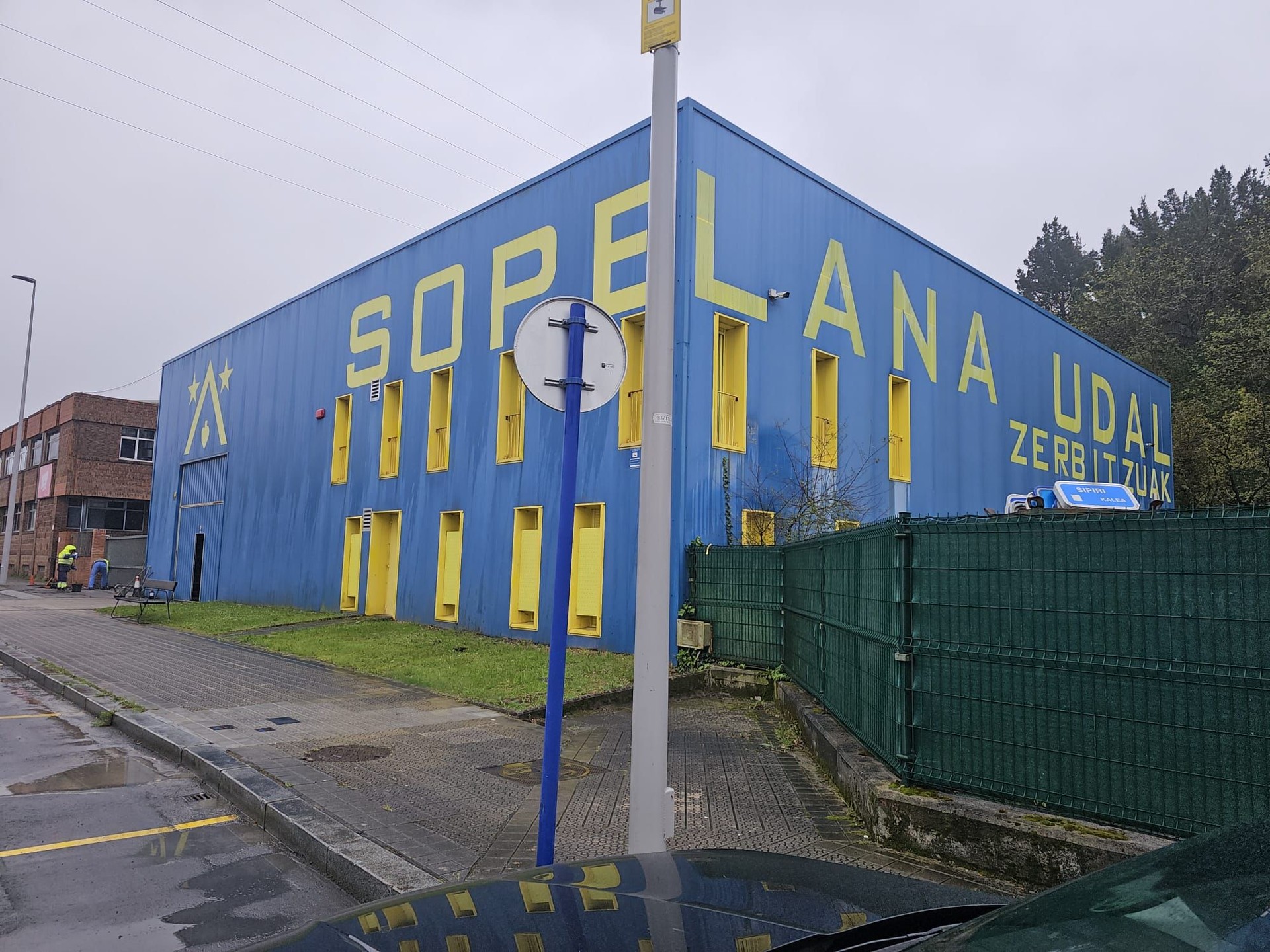 Sopelako EAJk salatu du gobernu-taldeak kargagailu elektrikoen erabilera publikoa "geldiarazi" duela