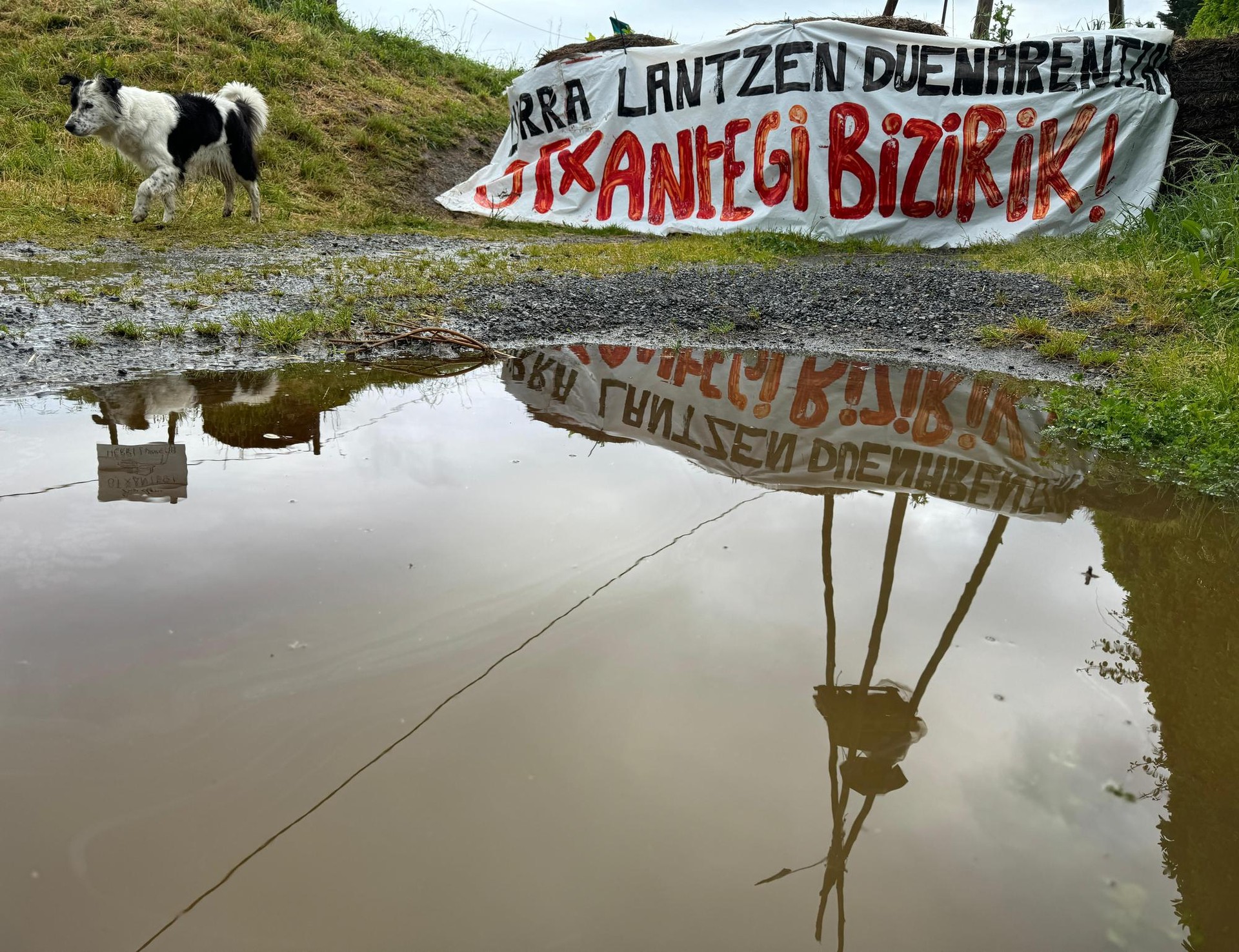 Ertzaintzak Otxantegiko Herri Lurren desalojoa eskatu du maiatzaren 7tik 10era bitarterako