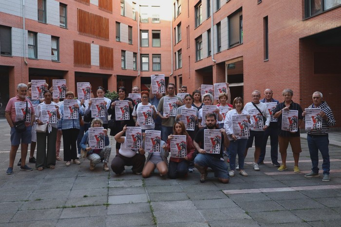 'Los Ochos' eraikinetako bizilagunek euren etxebizitzak defendatzeko prest daudela adierazi dute