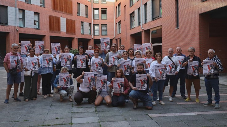 'Los Ochos' eraikinetako bizilagunek euren etxebizitzak defendatzeko prest daudela adierazi dute