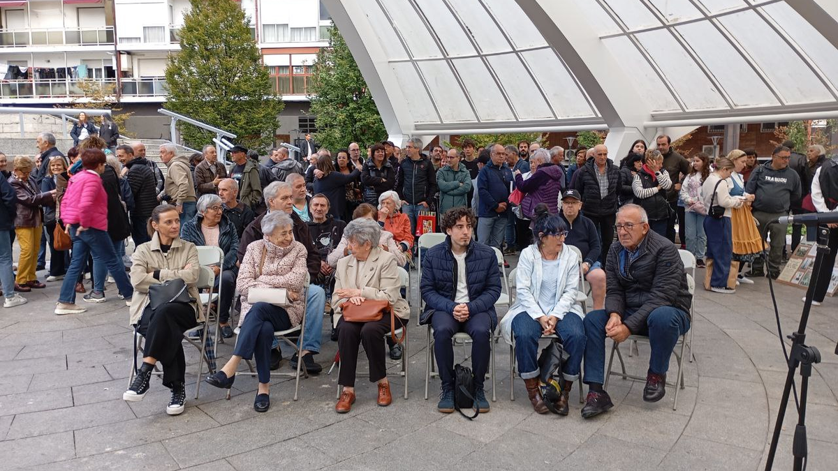 Anton Fernandez eta Josu Murueta gogoratu dituzte Poliziak hil zituela 56 urte bete direnean