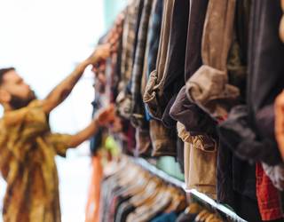 Gabonetako azoka solidarioa eta bigarren eskuko merkatua egingo dituzte zapatuan Berangon