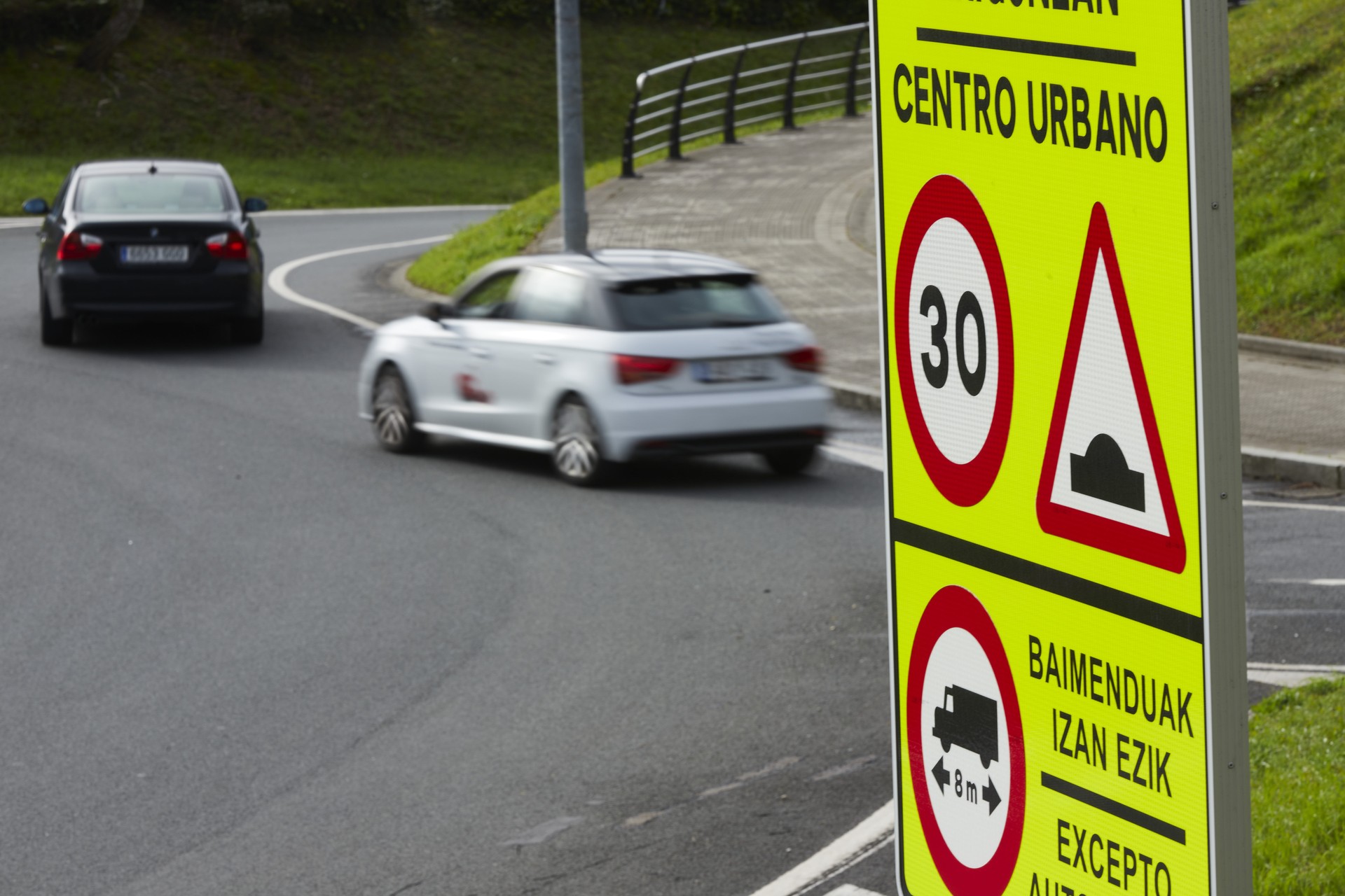 Radar mugikorrak Gaztelubideko igoerako trafikoaren abiadura kontrolatuko du