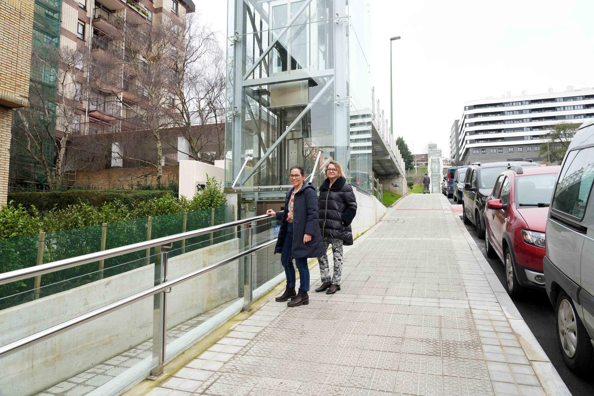 Algortako Arene aldeko bosgarren igogailua, martxan