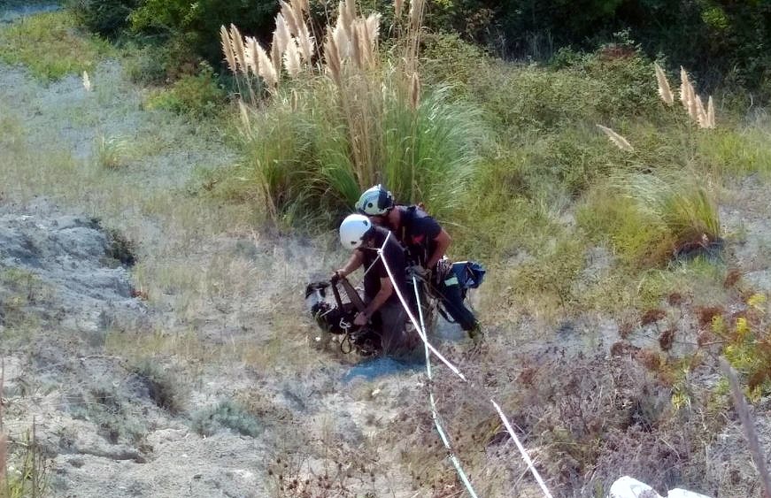 Gorpu bat, gizon bat eta txakur bat erreskatatu dituzte Getxon