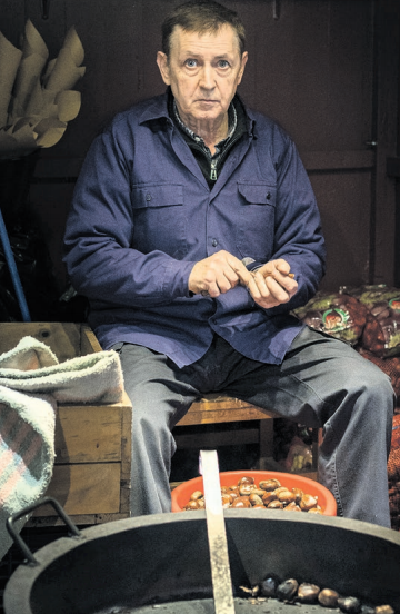Jose Luis López: «Euria egonda ere, ezin hutsik egin egunero etortzen direnei»