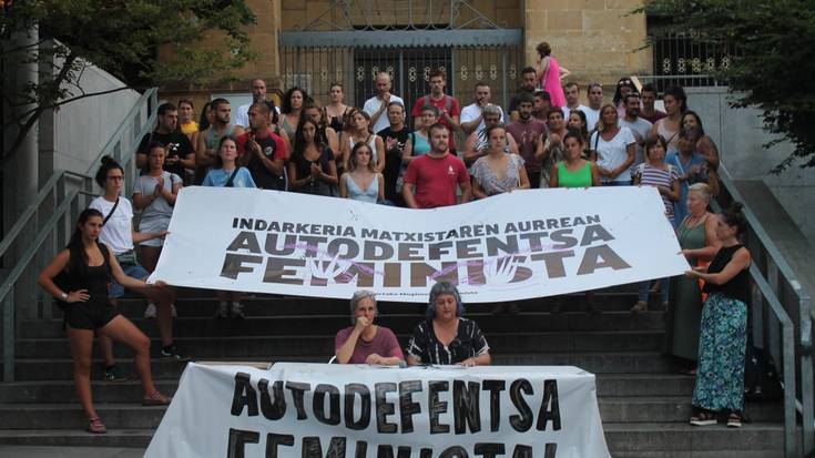 Mugimendu Feminista: "Jaiak denonak izan daitezen, gizonek eta erakundeek ere hartu behar duzue ardura"
