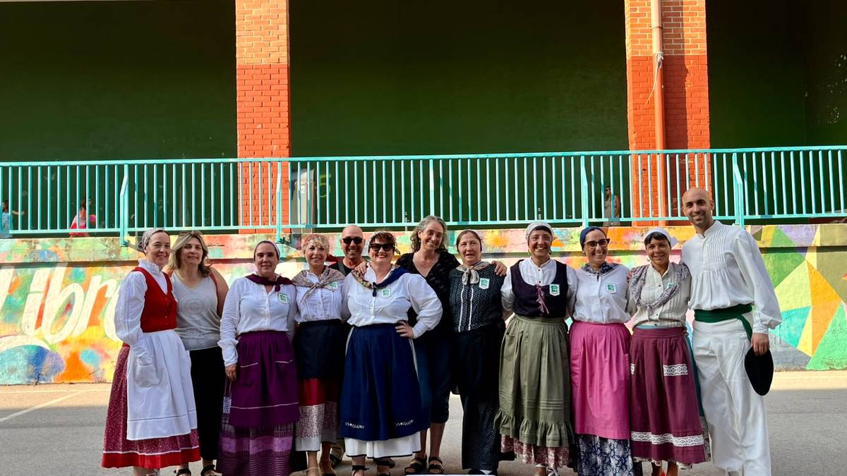 Oroitzapenen artean agur esan diote Lamiakoko Eskolari