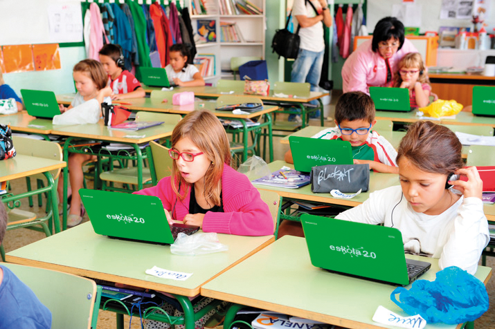 "Ezin dugu kontra egin; mundu digitala hor dago, eta adimen artifiziala ere bai"