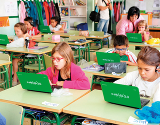 "Ezin dugu kontra egin; mundu digitala hor dago, eta adimen artifiziala ere bai"