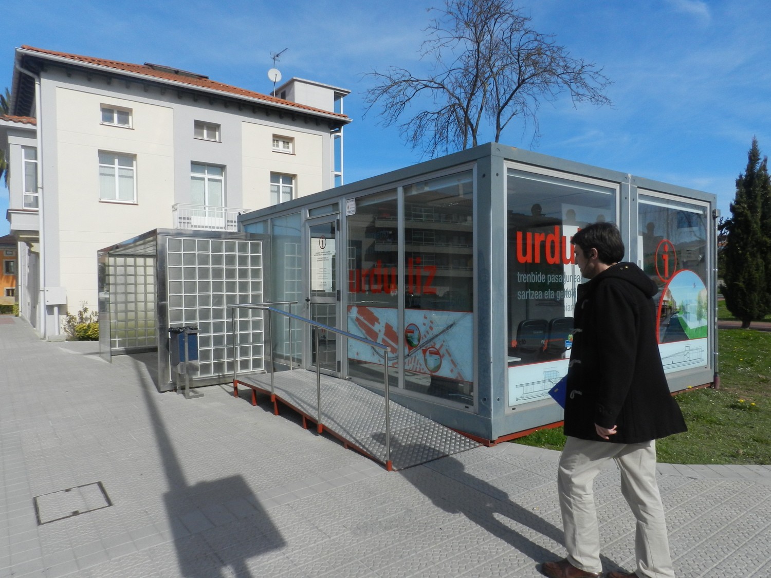 Urdulizko geltokiaz 2.000 kontsulta erantzun dituzte informazio bulegoan