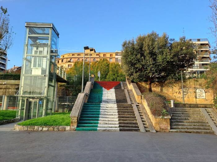 Getxoko Udalak EH Bildu zigortu du Palestinari elkartasuna adierazteko mural bat egiteagatik