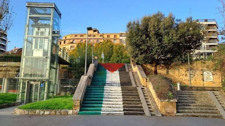 Getxoko Udalak EH Bildu zigortu du Palestinari elkartasuna adierazteko mural bat egiteagatik