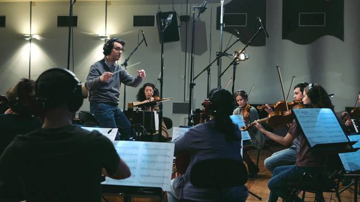 Fernando Velazquez konpositore eta orkestra-zuzendariaren balioak bere egin ditu Laboral Kutxak
