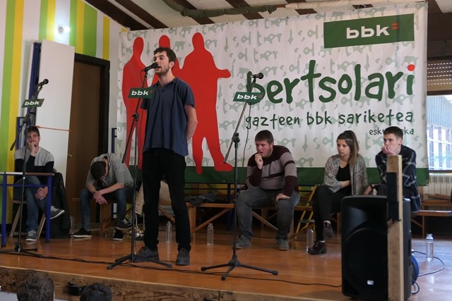 BBK sariketaren finalaurreko txartela lortzeko lehiatuko dira Uribe Kostako bertsolari gazteak