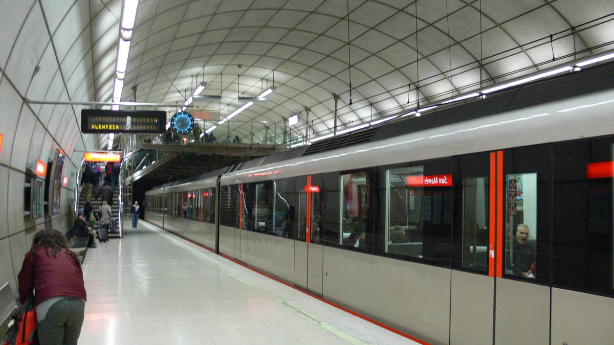 Metro Bilbaok ez du bideragarri ikusten Plentzia, Sopela eta Urdulizera maiztasunak areagotzea