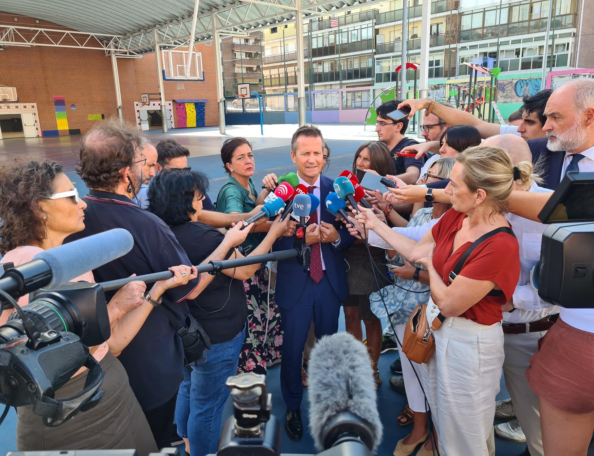Bildarratzek "egoera birpentsatzeko" eskatu die eskola-garraio enpresei, gurasoen kontziliazio-eskubidea bermatzeko