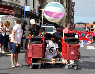 Algortako Gazte Txosnak eta kuadrilla batek 20.000 eurotik gorako isuna jaso dute, jaiegunetako gauetan bozgorailuak jartzeagatik