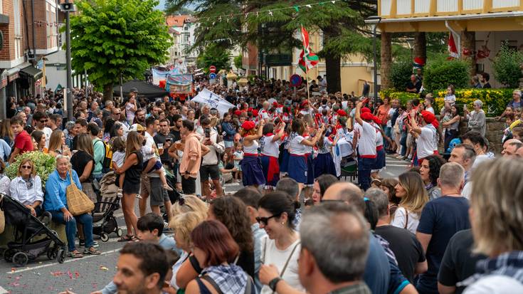 Gorlizko hainbat taldek salatu dute "onartezinak" direla Santiago jaietan izandako eraso matxistak
