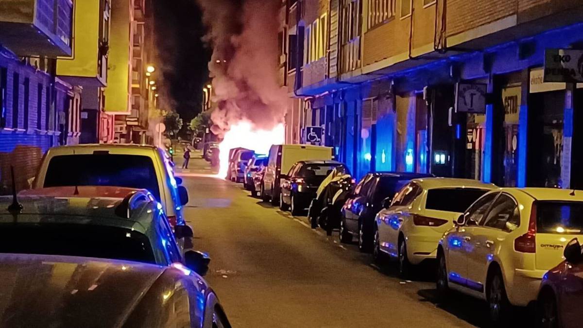 Getxoko hainbat puntutan izandako 12 edukiontziren erreketa ikertzen ari dira