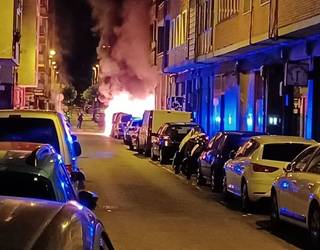 Getxoko hainbat puntutan izandako 12 edukiontziren erreketa ikertzen ari dira