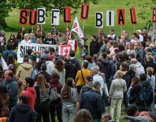 Subflubiala EZ! plataformak ehunka herritar atera ditu kalera Aldundiaren proiektuaren aurkako mobilizazio berri batean
