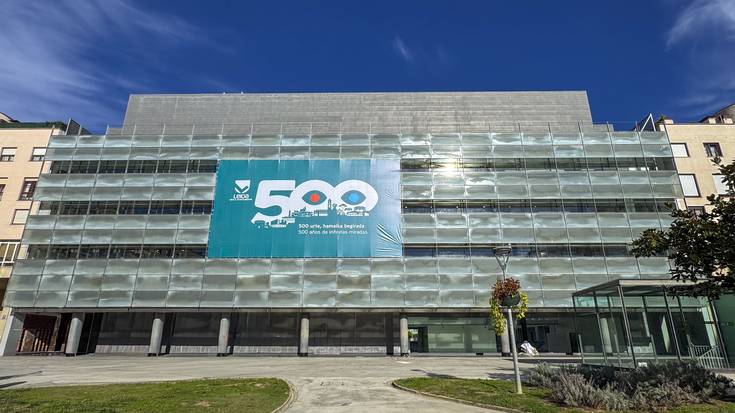 Leioa dotore jantzi da bere urteurren handirako