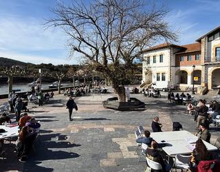 Plentzian "Ehun Bai Hitz" ekimenak euskararen aldeko urrats kolektiboari ekin dio