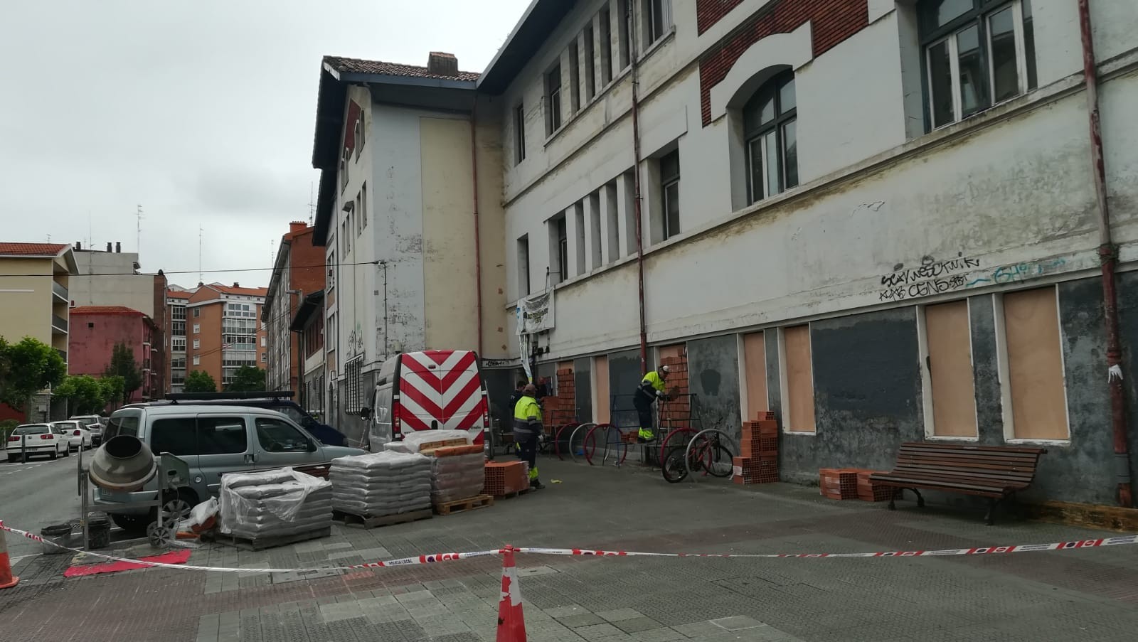 Itzubaltzeta Gaztetxea aurrera!