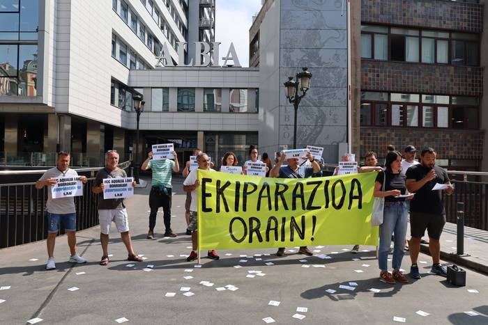 Bizkaiko Ur Partzuergoko eskualdeko langileak greba mugagabean daude