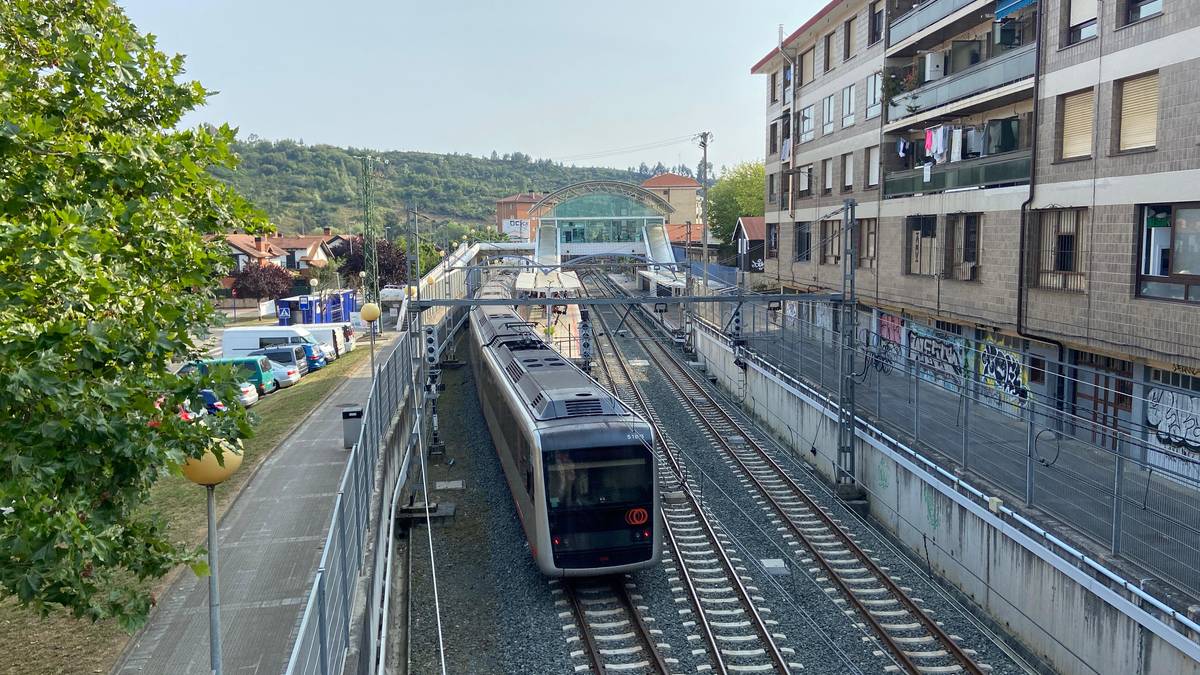 EH Bilduk Uribe Kostan metroaren maiztasuna berehala handitzea eskatu du